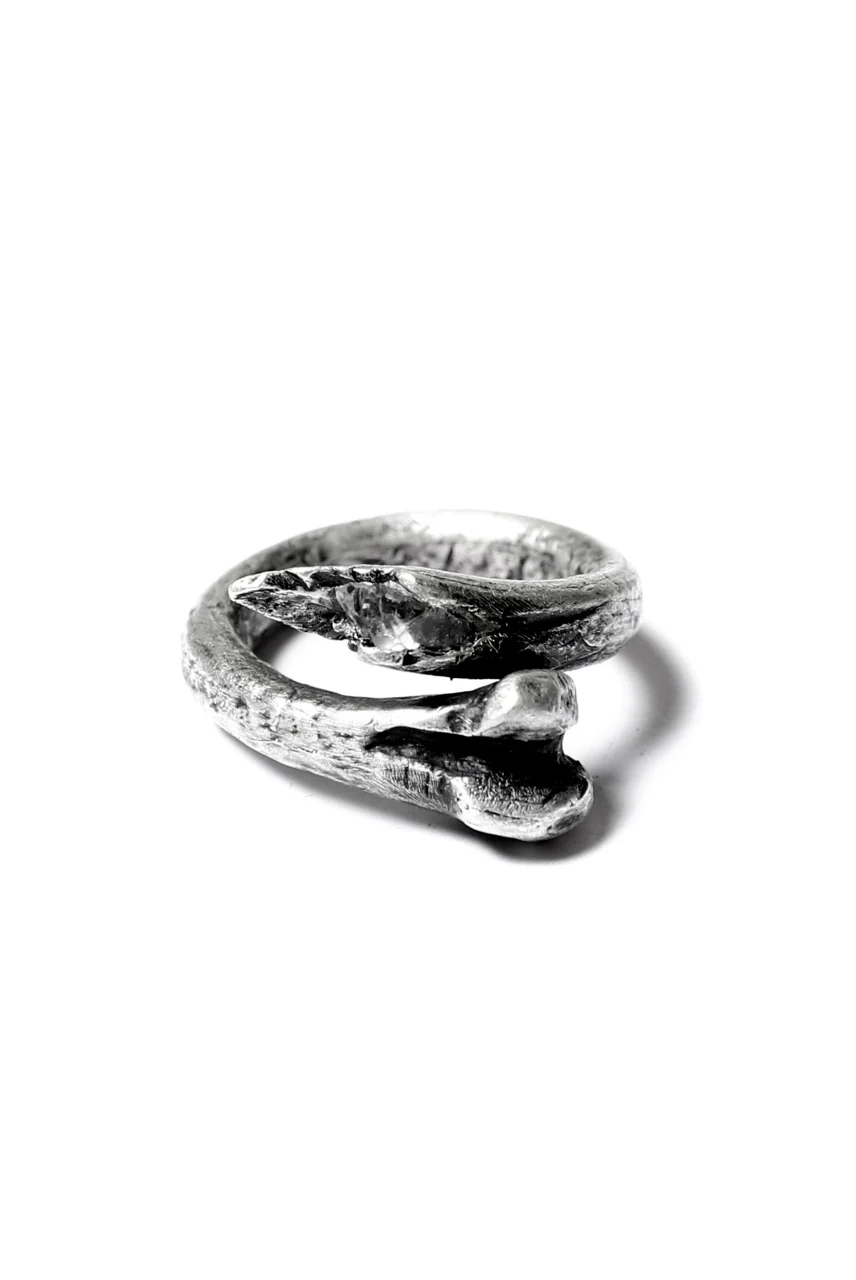 Holzpuppe exclusive Bone ring with White Quartz - Image 3