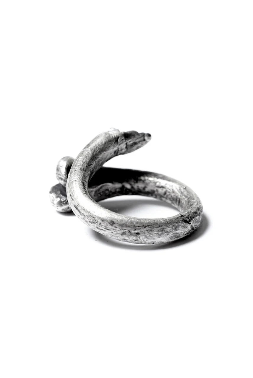Holzpuppe exclusive Bone ring with White Quartz - Image 7