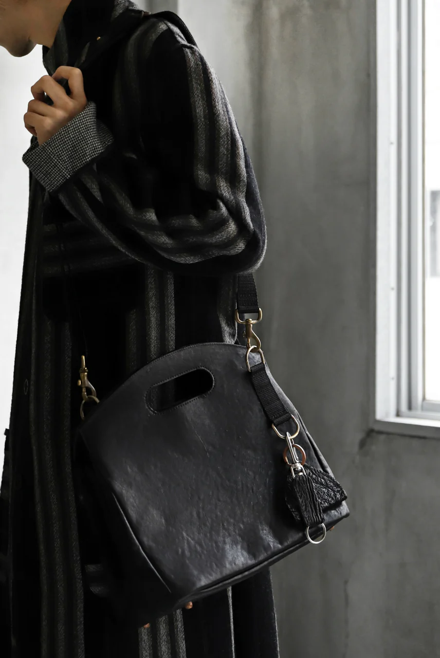 ierib BARK 2WAY HAND SHOULDER BAG / FVT Oiled Horse (BLACK) - Image 36