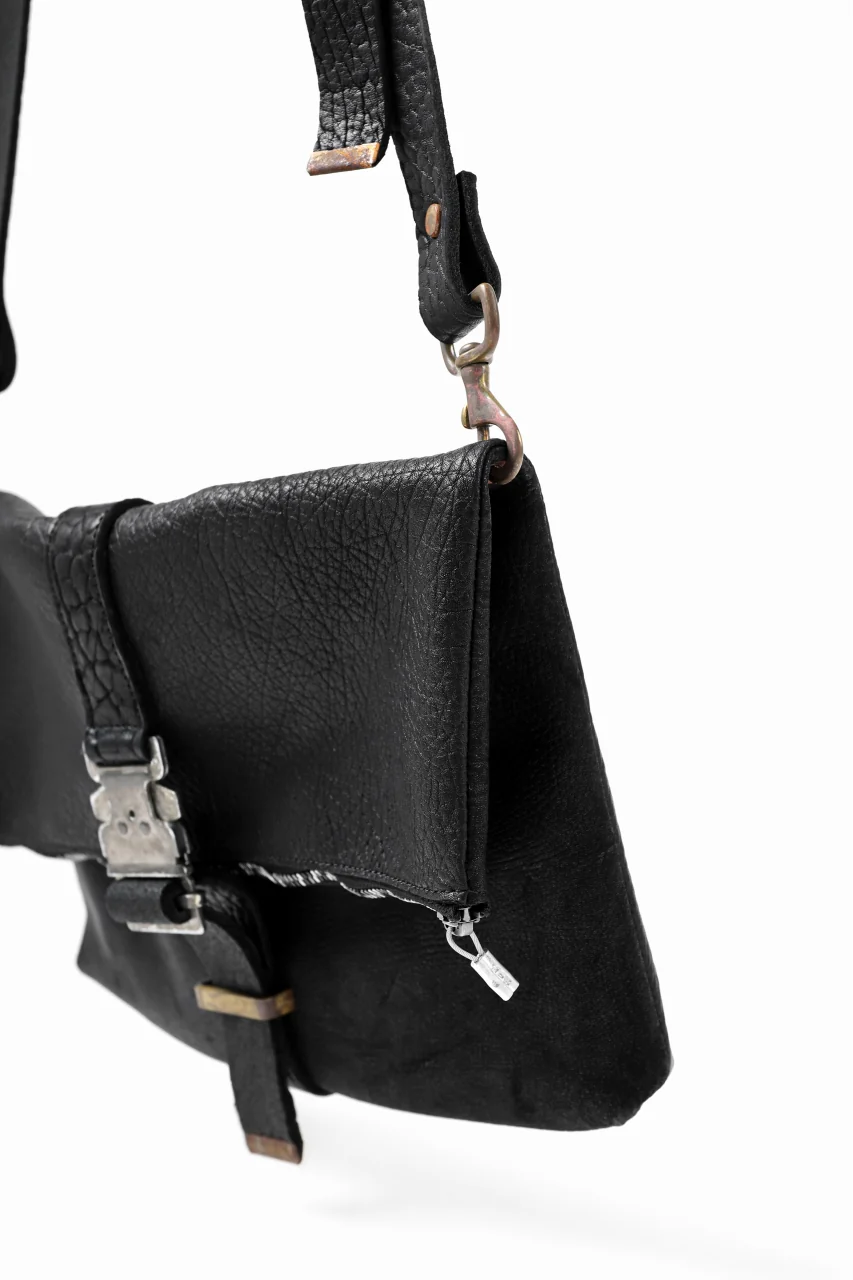 ierib exclusive folded shoulder-clutch bag / Shrunken Rough Bull (BLACK) - Image 11