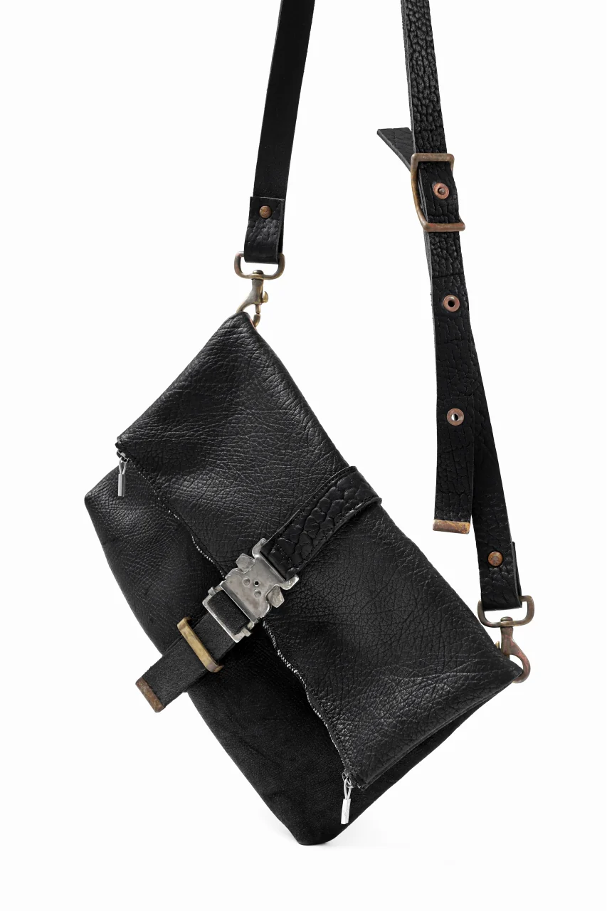 ierib exclusive folded shoulder-clutch bag / Shrunken Rough Bull (BLACK) - Image 12