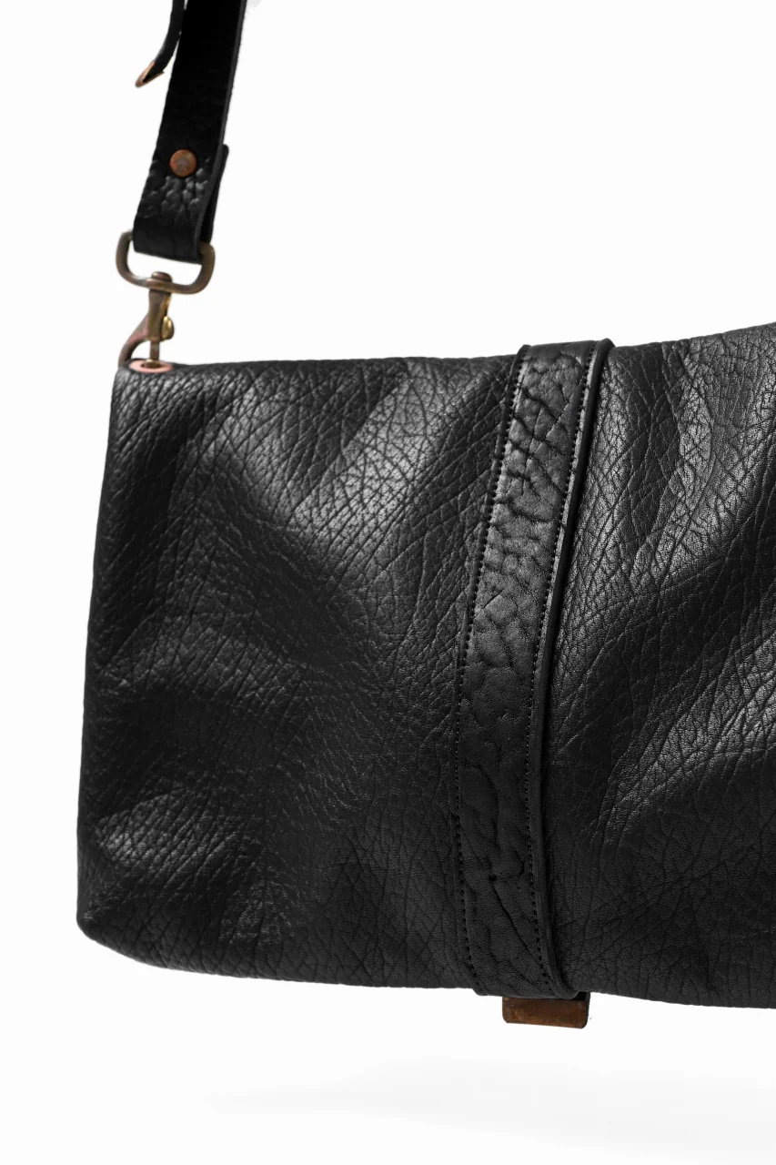 ierib exclusive folded shoulder-clutch bag / Shrunken Rough Bull (BLACK) - Image 20