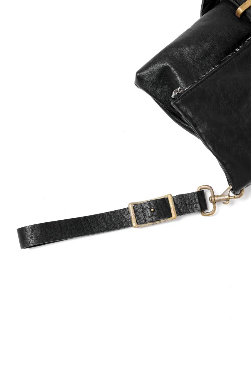ierib Folded Clutch Bag with Hand Strap / FVT Oiled Horse (BLACK) - Image 16