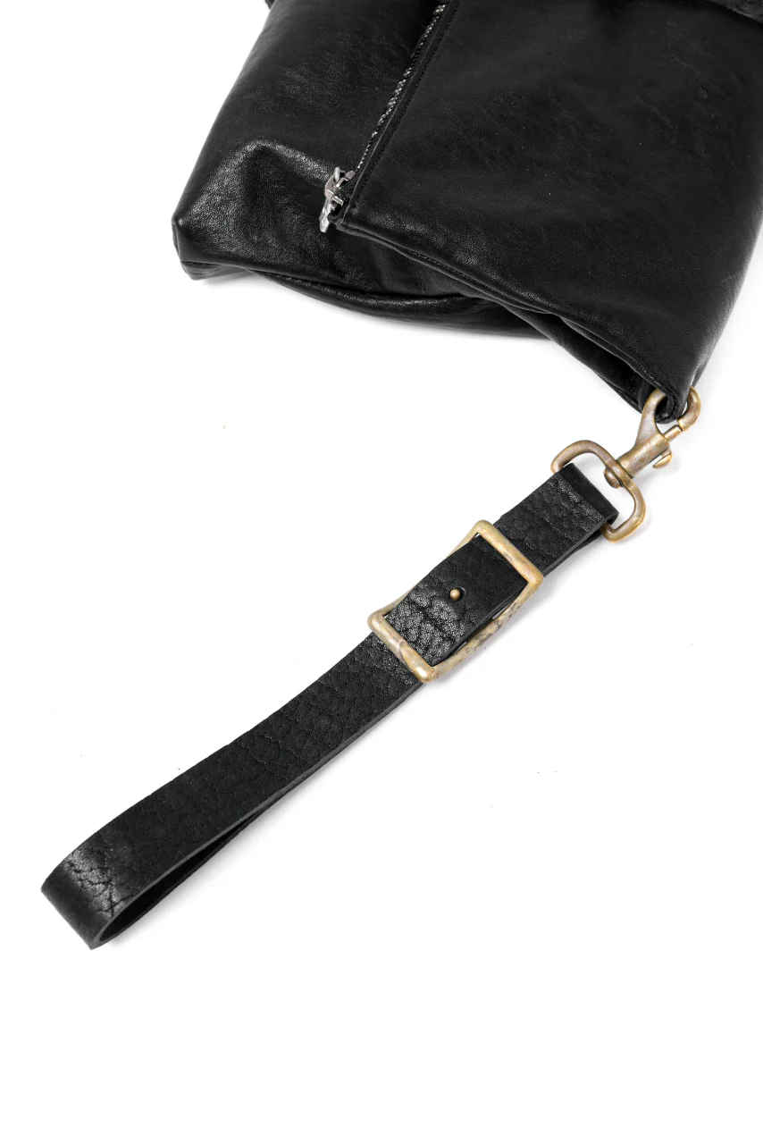 ierib Folded Clutch Bag with Hand Strap / FVT Oiled Horse (BLACK) - Image 17