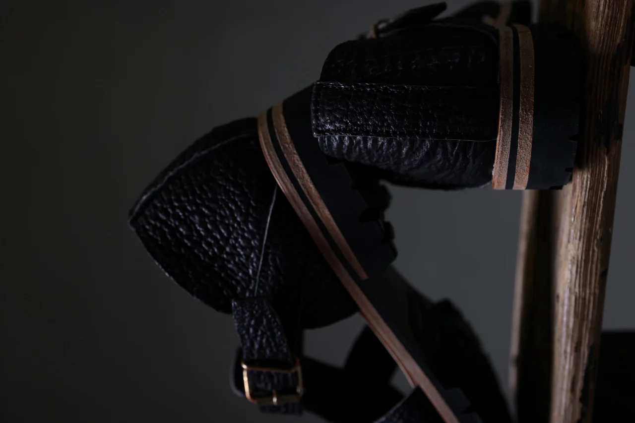 ierib Gurkha Sandals / Kesennuma Shark (BLACK) - Image 61