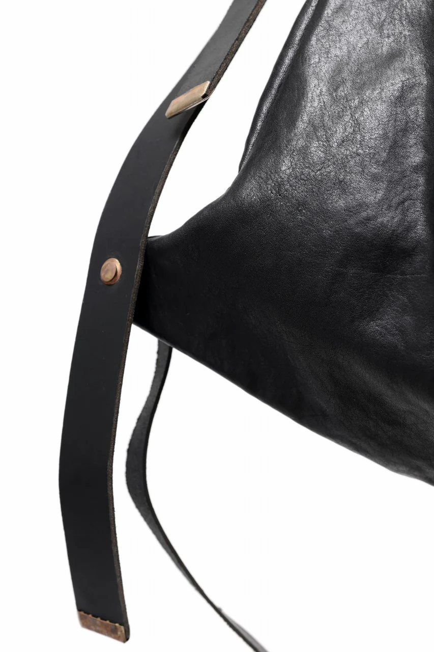 ierib Harness One Shoulder Bag Large / Shiny Horse Leather (BLACK) - Image 15