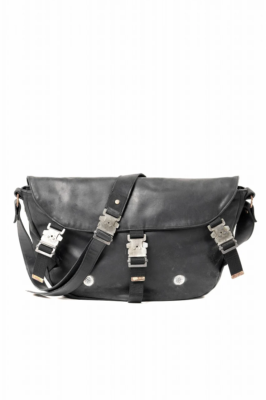 ierib Messenger Bag with Industrial Buckles / Horse Nubuck Leather (BLACK) - Image 2