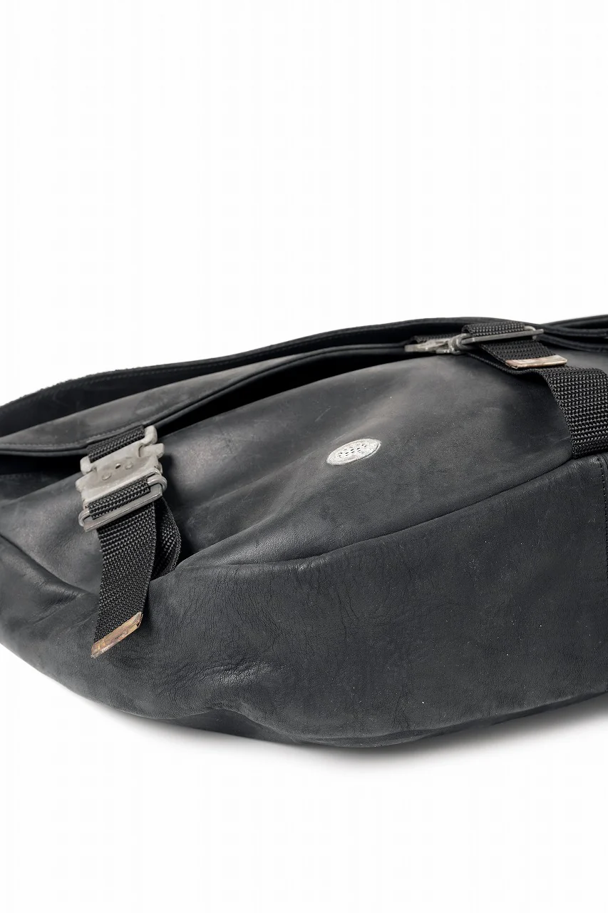 ierib Messenger Bag with Industrial Buckles / Horse Nubuck Leather (BLACK) - Image 20