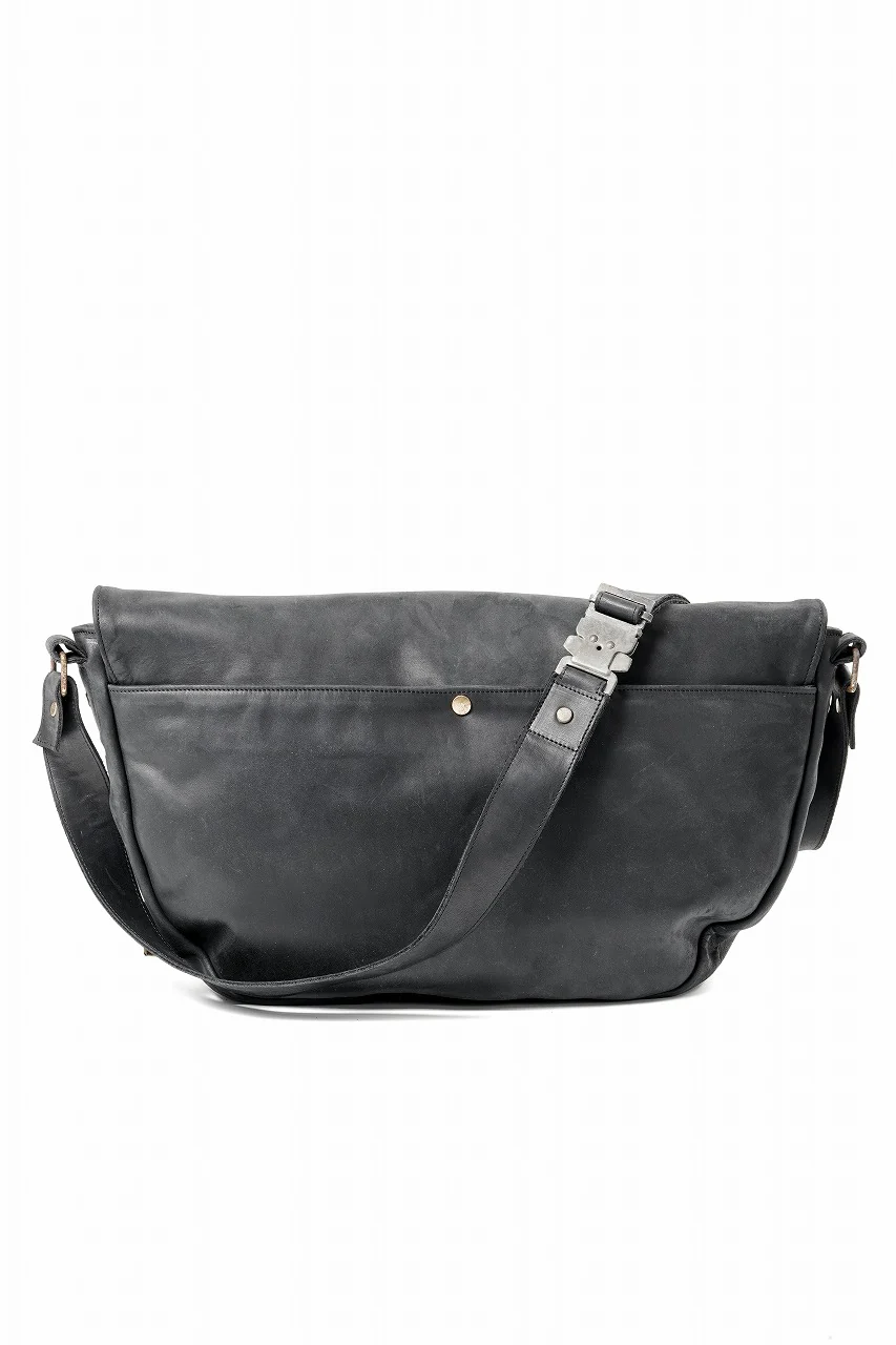 ierib Messenger Bag with Industrial Buckles / Horse Nubuck Leather (BLACK) - Image 5