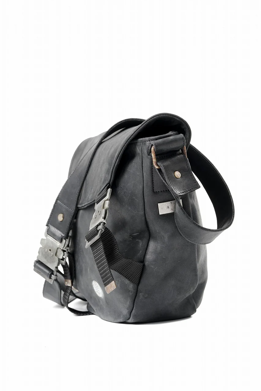 ierib Messenger Bag with Industrial Buckles / Horse Nubuck Leather (BLACK) - Image 6