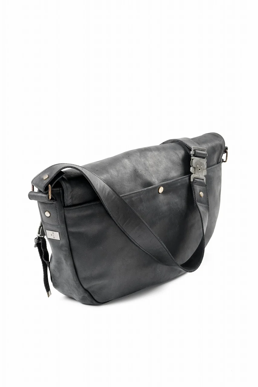 ierib Messenger Bag with Industrial Buckles / Horse Nubuck Leather (BLACK) - Image 7