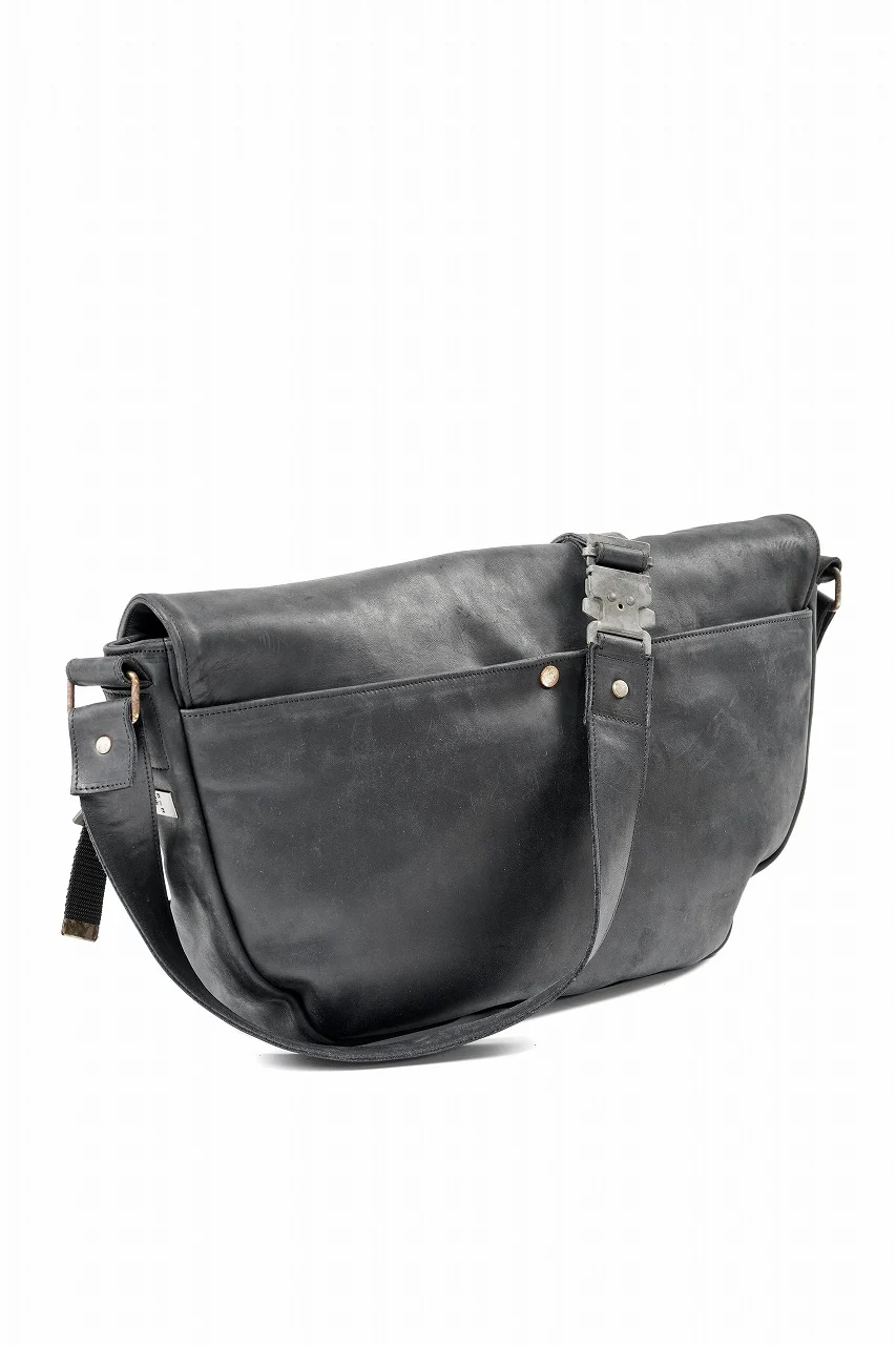 ierib Messenger Bag with Industrial Buckles / Horse Nubuck Leather (BLACK) - Image 8