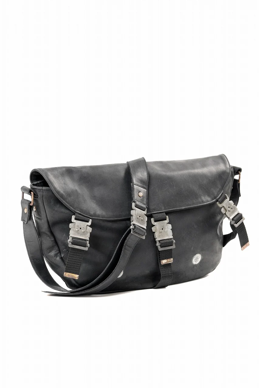 ierib Messenger Bag with Industrial Buckles / Horse Nubuck Leather (BLACK) - Image 9