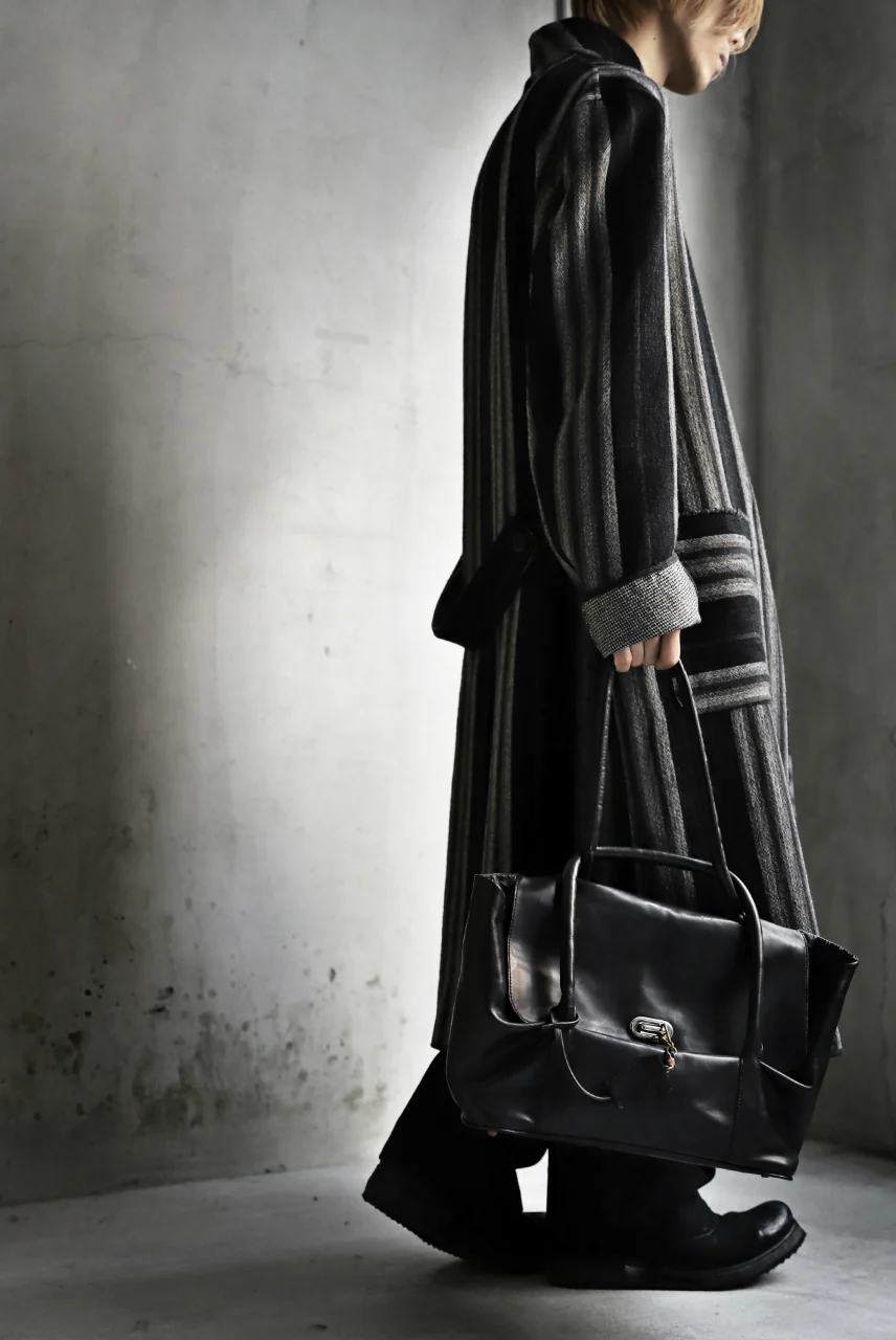 ierib ONE SHOULDER BOSTON BAG / smooth horse leather (BLACK) - Image 36