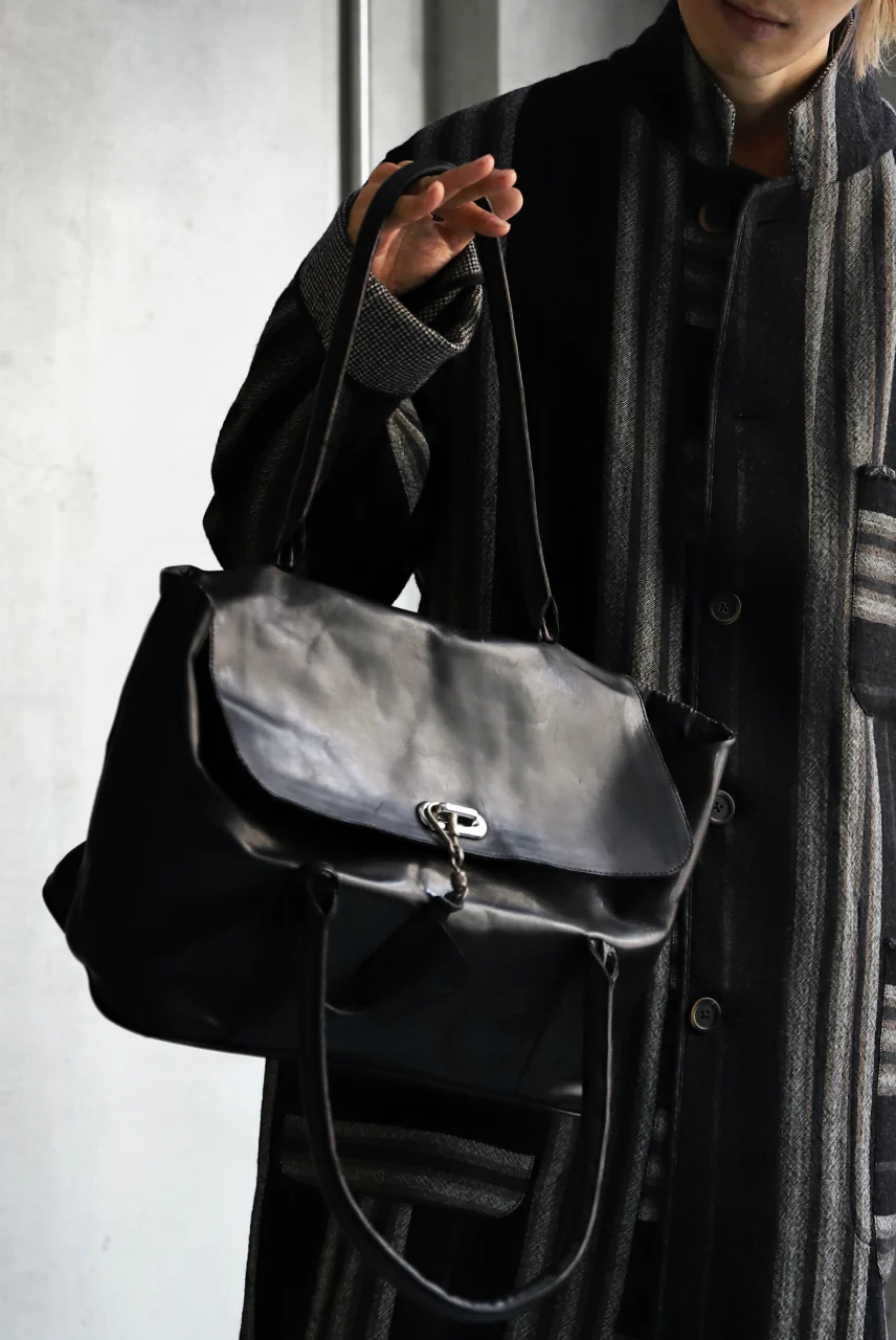 ierib ONE SHOULDER BOSTON BAG / smooth horse leather (BLACK) - Image 37
