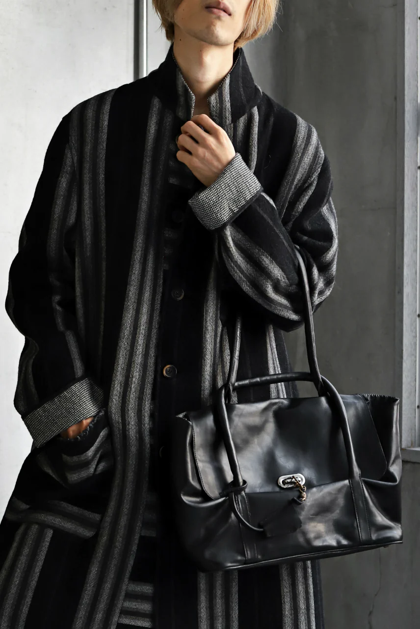 ierib ONE SHOULDER BOSTON BAG / smooth horse leather (BLACK) - Image 39