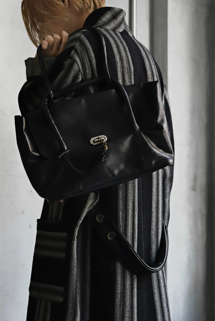 ierib ONE SHOULDER BOSTON BAG / smooth horse leather (BLACK) - Image 41