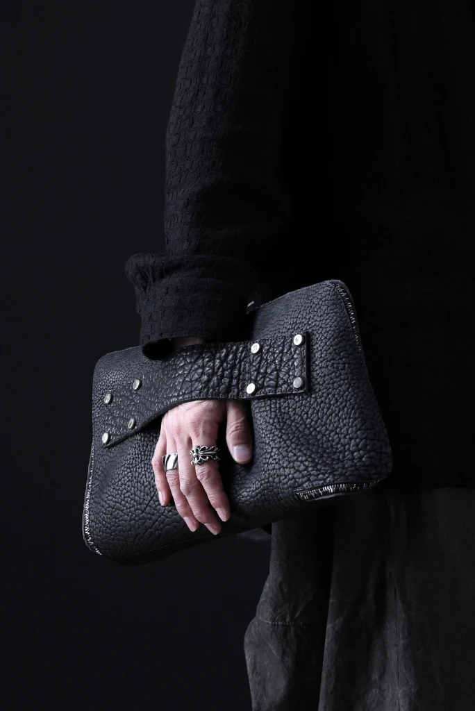 ierib onepiece clutch-bag / Rough Bull (BLACK) - Image 50