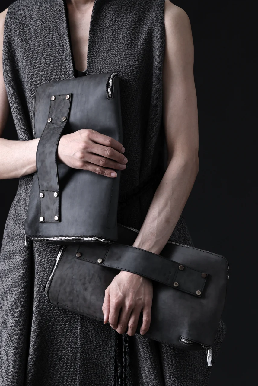 ierib onepiece clutch-bag / Shell Cordovan (MARBLE GREY #B) - Image 30