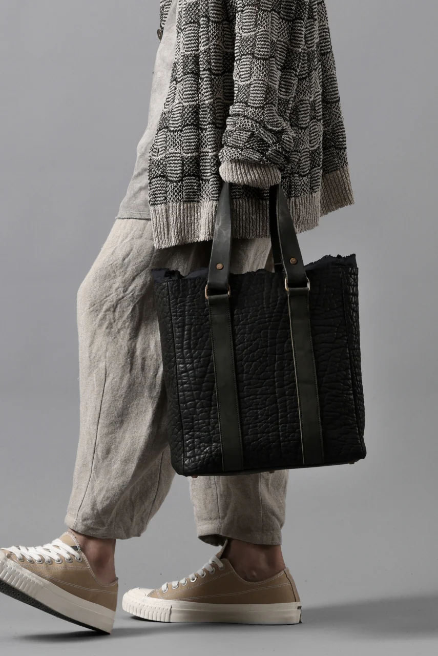 ierib Square Hand Tote Bag / Rough Bull (BLACK) - Image 17