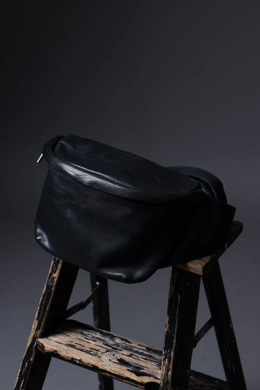 ierib Waist-Shoulder Bag / FVT Oiled Horse Leather (BLACK) - Image 15
