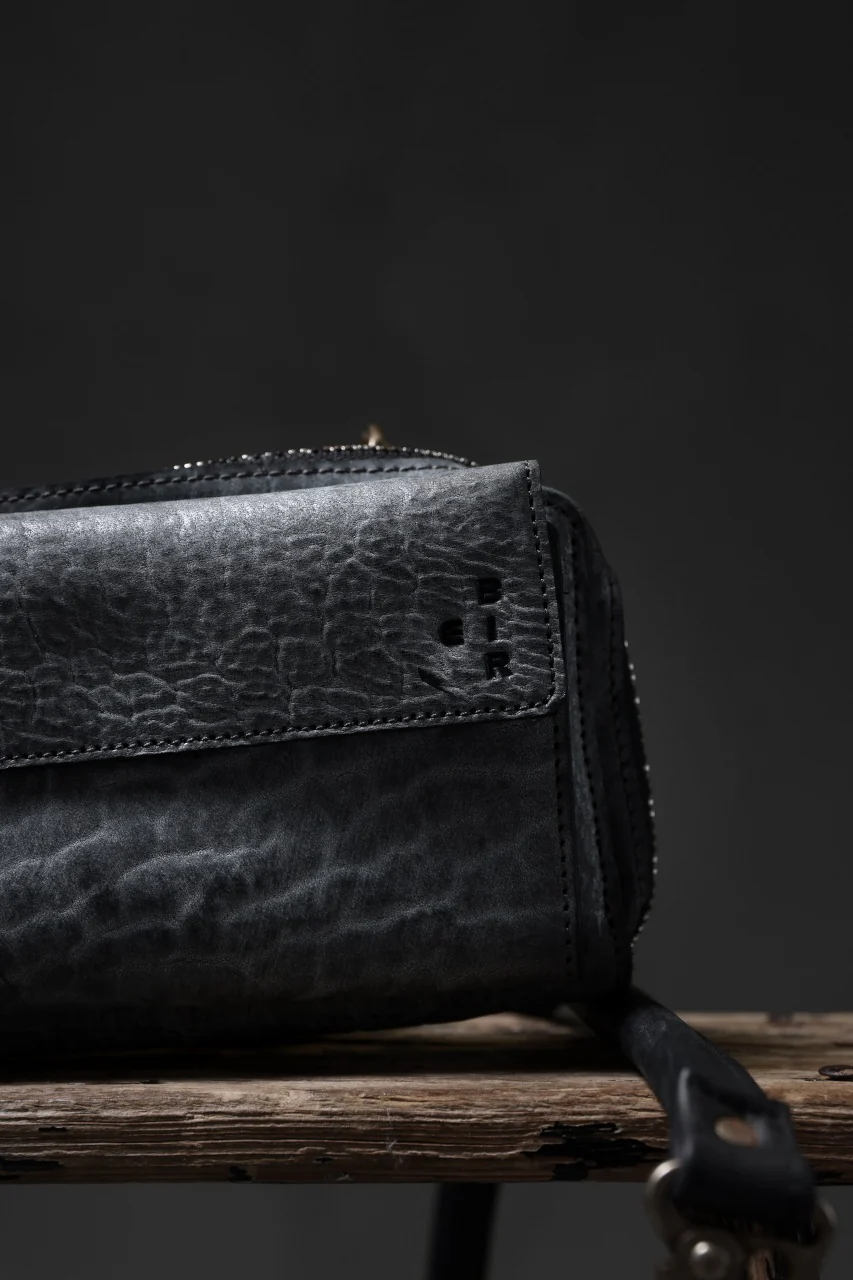 ierib Wallet Bag with Strap / White Waxed Shrunken Horse (BLACK) - Image 28