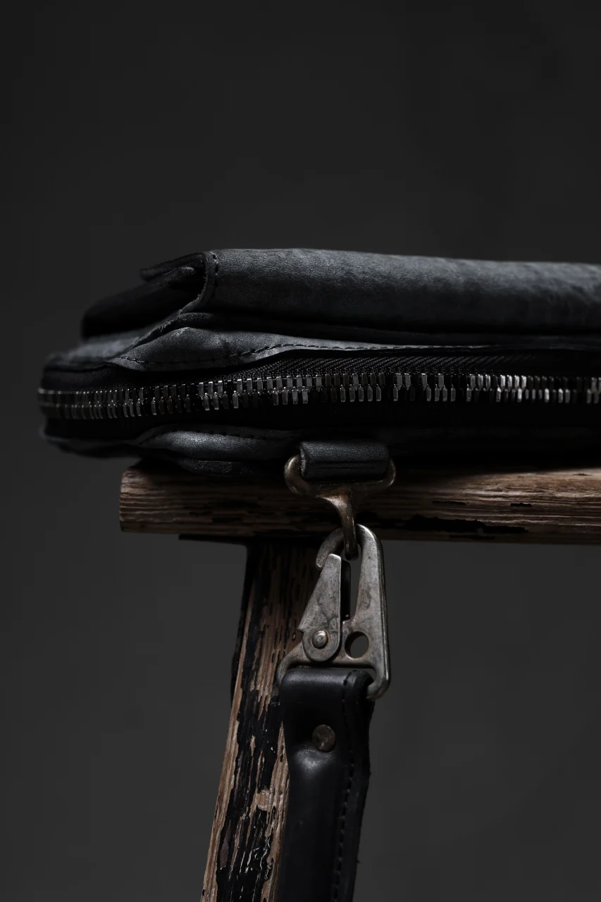 ierib Wallet Bag with Strap / White Waxed Shrunken Horse (BLACK) - Image 33
