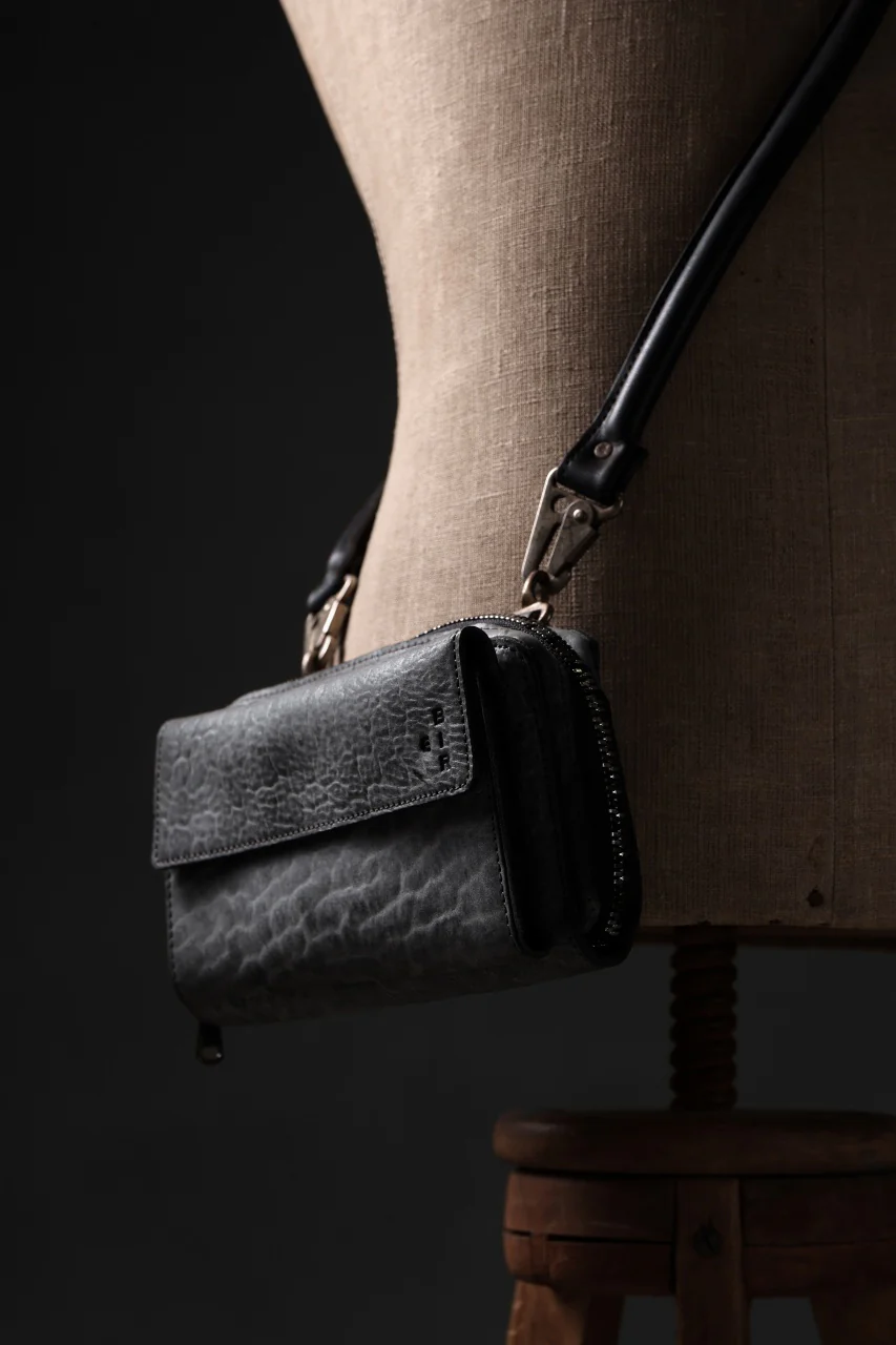 ierib Wallet Bag with Strap / White Waxed Shrunken Horse (BLACK) - Image 35