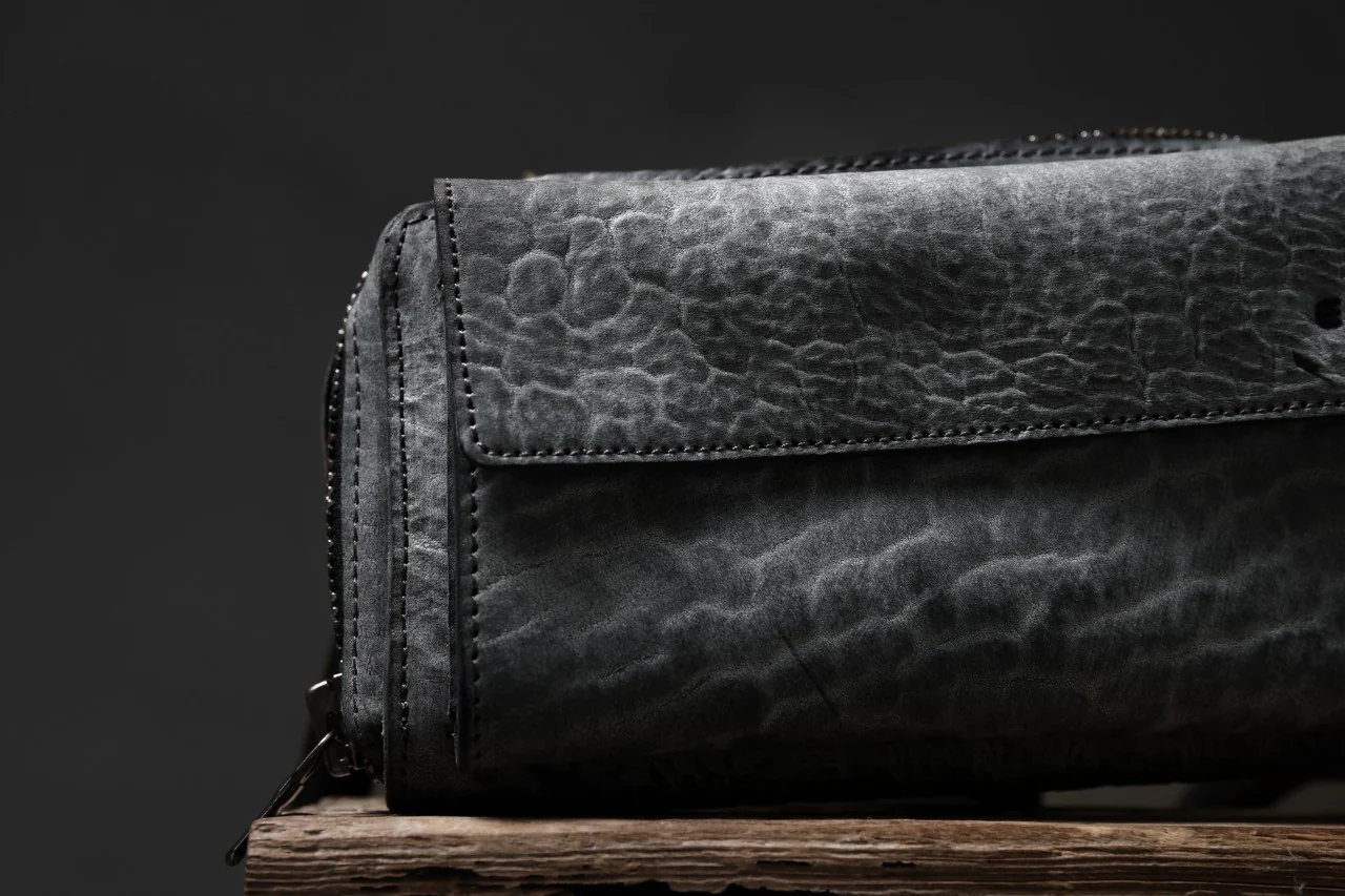 ierib Wallet Bag with Strap / White Waxed Shrunken Horse (BLACK) - Image 37