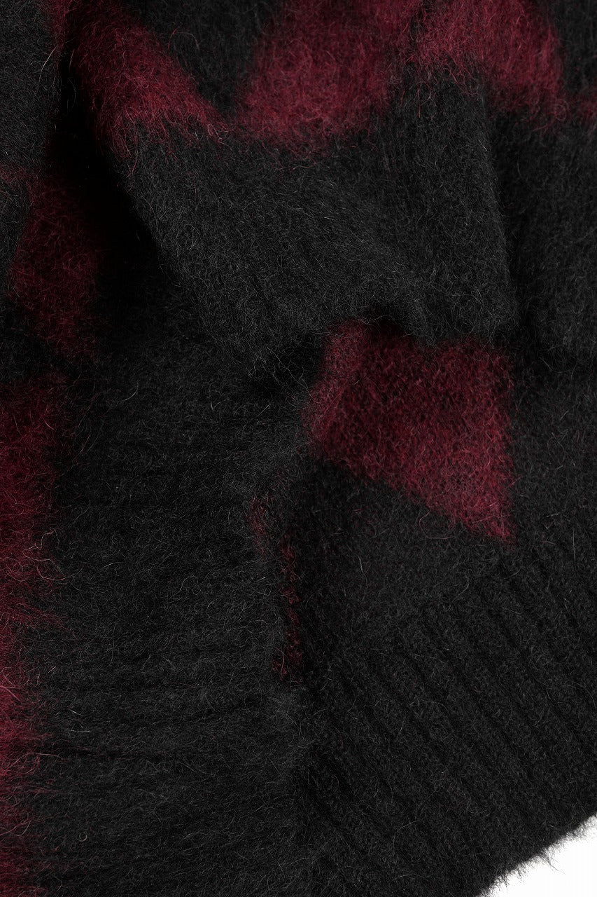 ISABEL BENENATO Gauzed Mohair Crew-Neck Sweater in Shaded Check (BLACK / RED) - Image 15
