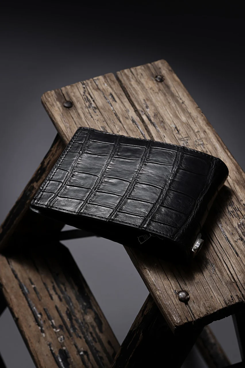 ISAMU KATAYAMA BACKLASH 2 FOLD WALLET / CROCODILE LEATHER (BLACK) - Image 23