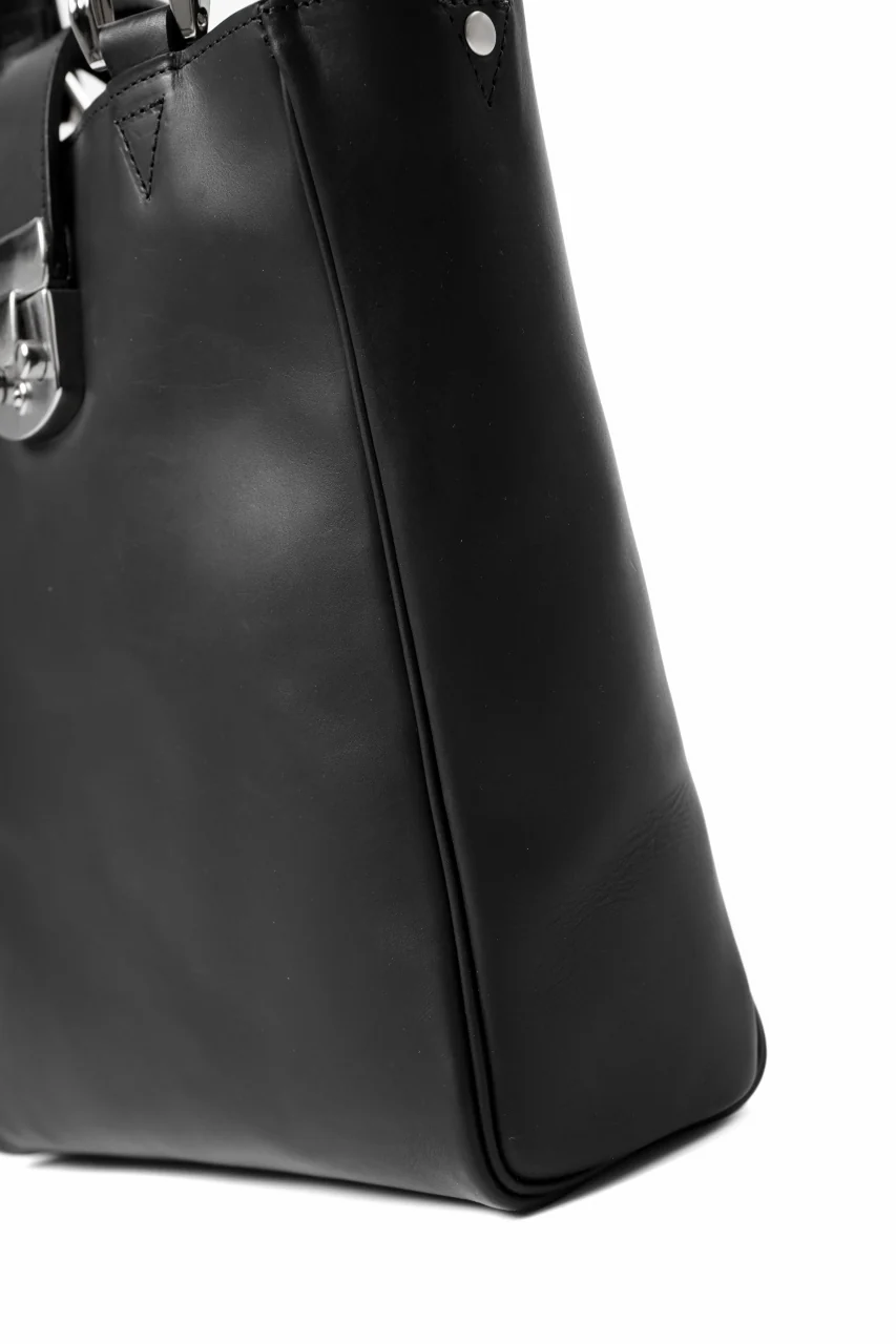 ISAMU KATAYAMA BACKLASH 2WAY SHOULDER-TOTE BAG / GUIDI OILED CALF (BLACK) - Image 14
