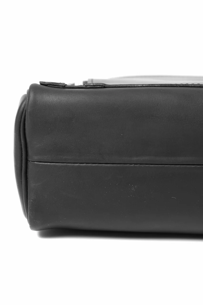 ISAMU KATAYAMA BACKLASH 2WAY SHOULDER-TOTE BAG / GUIDI OILED CALF (BLACK) - Image 18