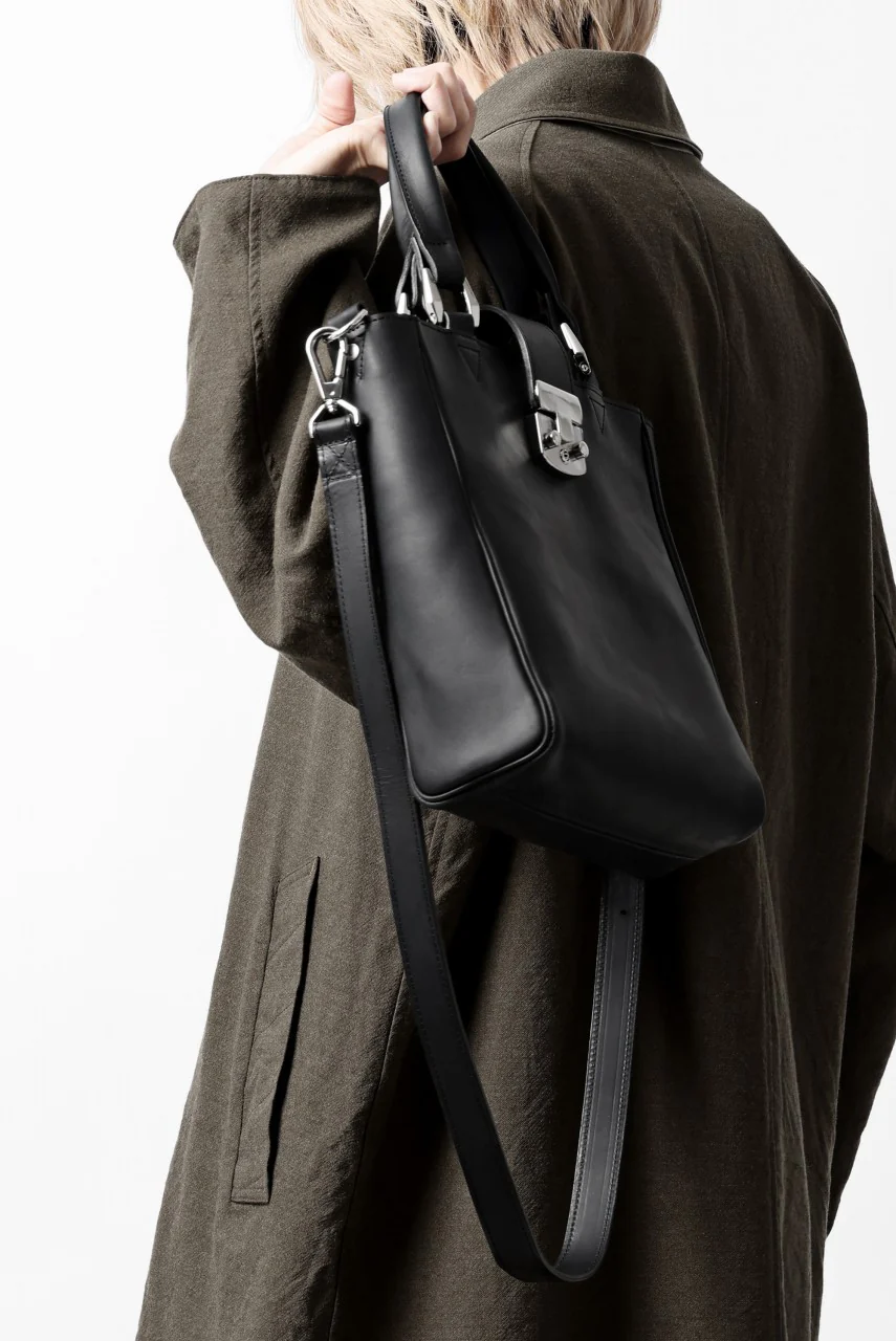 ISAMU KATAYAMA BACKLASH 2WAY SHOULDER-TOTE BAG / GUIDI OILED CALF (BLACK) - Image 43
