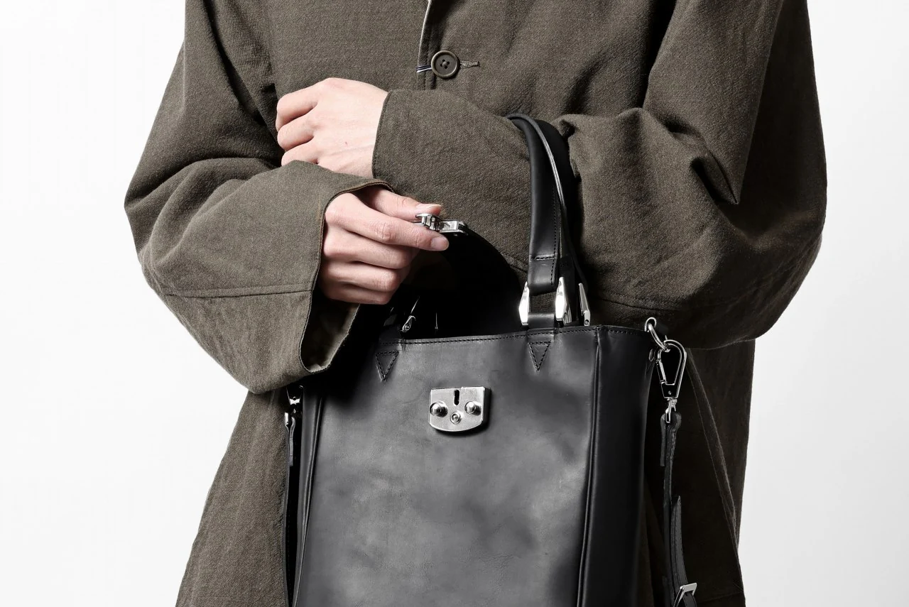 ISAMU KATAYAMA BACKLASH 2WAY SHOULDER-TOTE BAG / GUIDI OILED CALF (BLACK) - Image 47