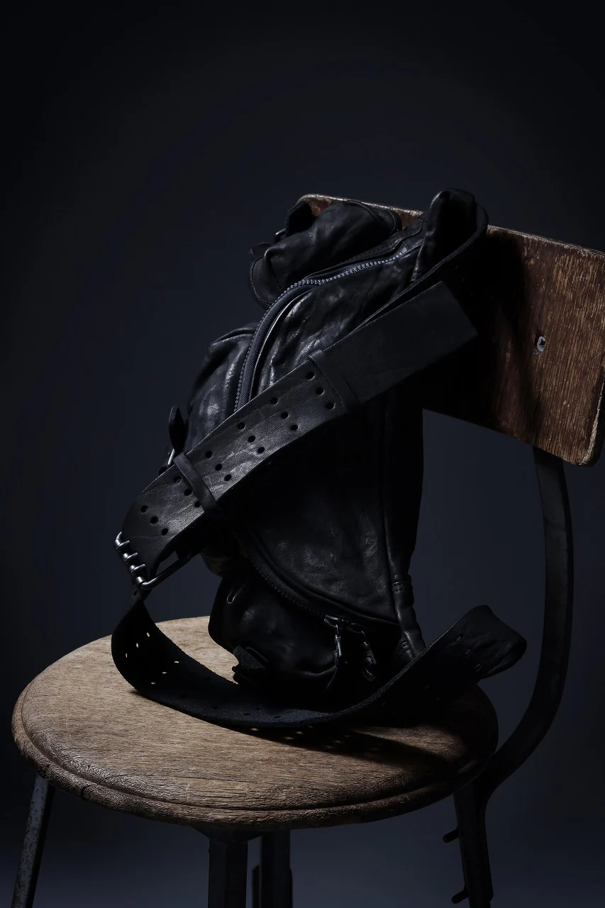 ISAMU KATAYAMA BACKLASH 3 PIN-BELT SHOULDER BAG / OBJECT DYED DOUBLE SHOULDER LEATHER (BLACK) - Image 19