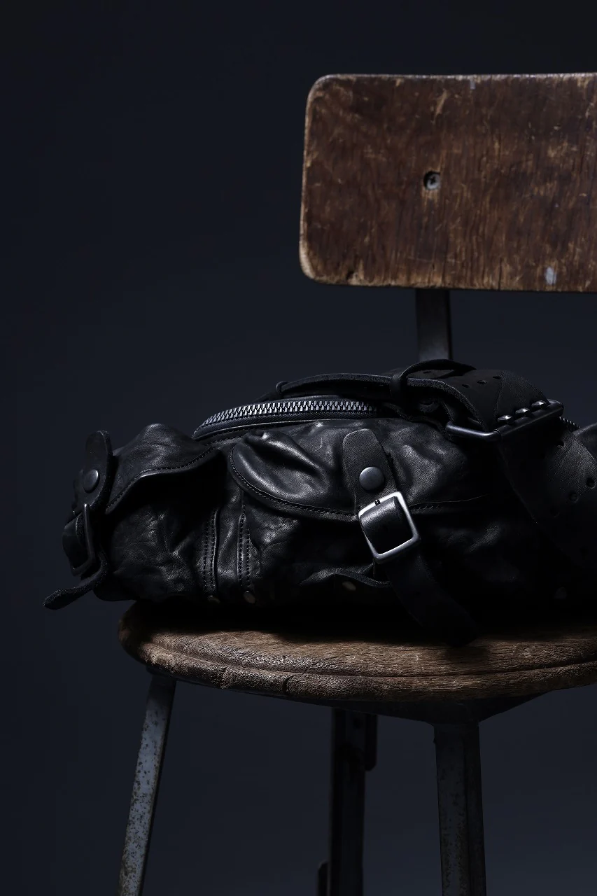 ISAMU KATAYAMA BACKLASH 3 PIN-BELT SHOULDER BAG / OBJECT DYED DOUBLE SHOULDER LEATHER (BLACK) - Image 22