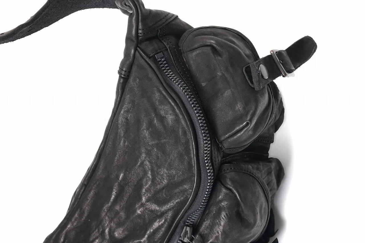 ISAMU KATAYAMA BACKLASH 3 PIN-BELT SHOULDER BAG / OBJECT DYED DOUBLE SHOULDER LEATHER (BLACK) - Image 9