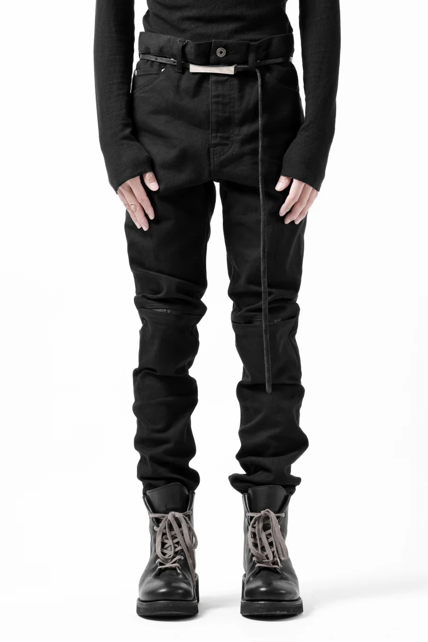 ISAMU KATAYAMA BACKLASH BLACK LEATHER KNEE PADS SLIM PANTS / "京都紋付 - 漆黒染" 13oz STRETCH DENIM (BLACK) - Image 2