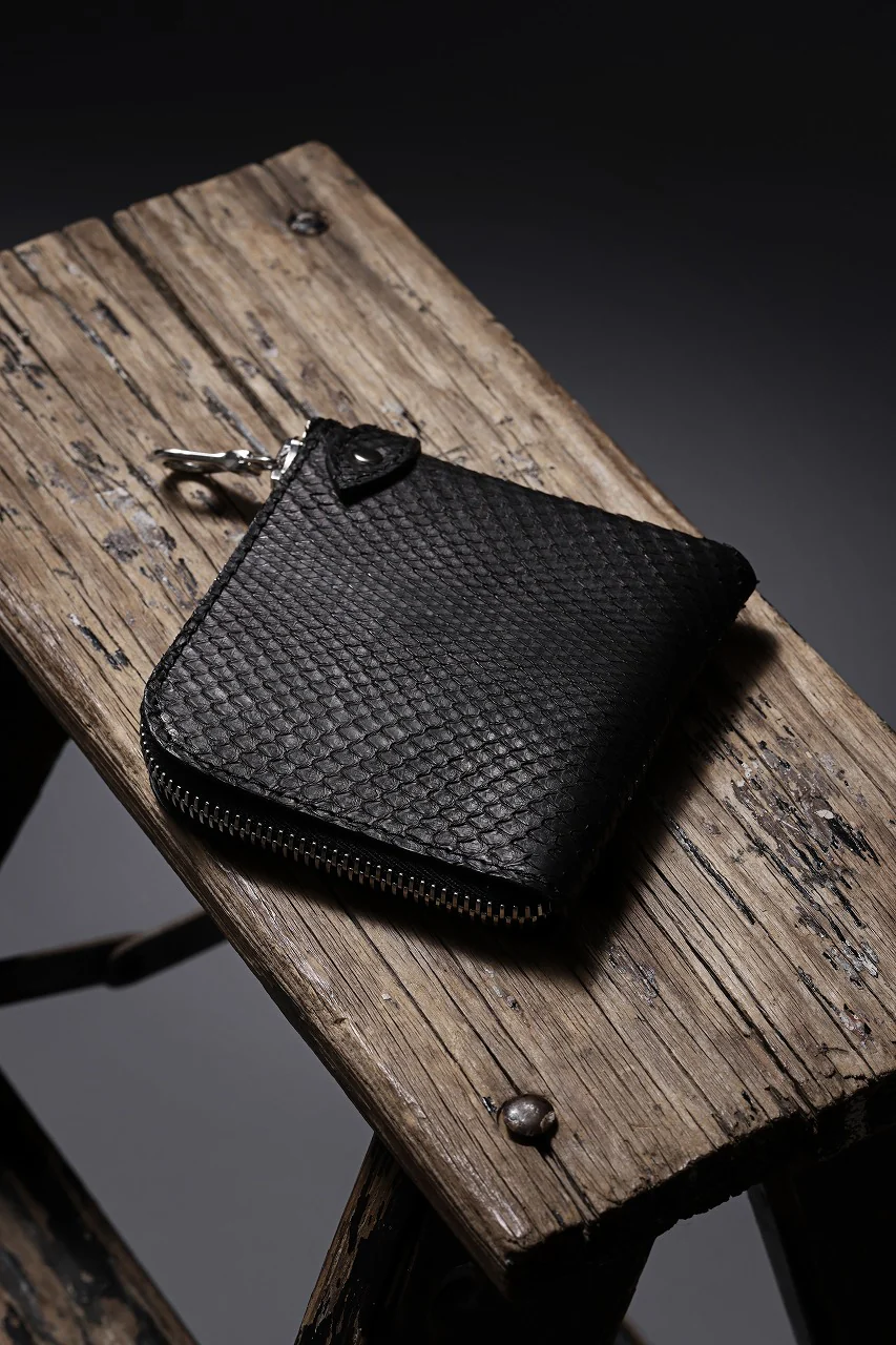 ISAMU KATAYAMA BACKLASH COIN PURSE / PYTHON LEATHER (BLACK) - Image 19