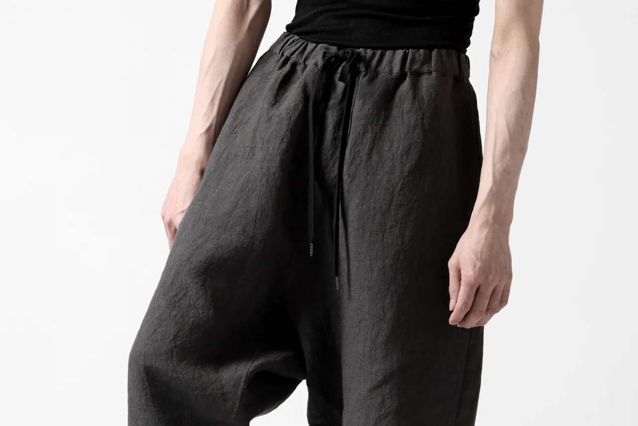 ISAMU KATAYAMA BACKLASH EASY SHORTS / SOFT LINEN (CHARCOAL BLACK) - Image 32