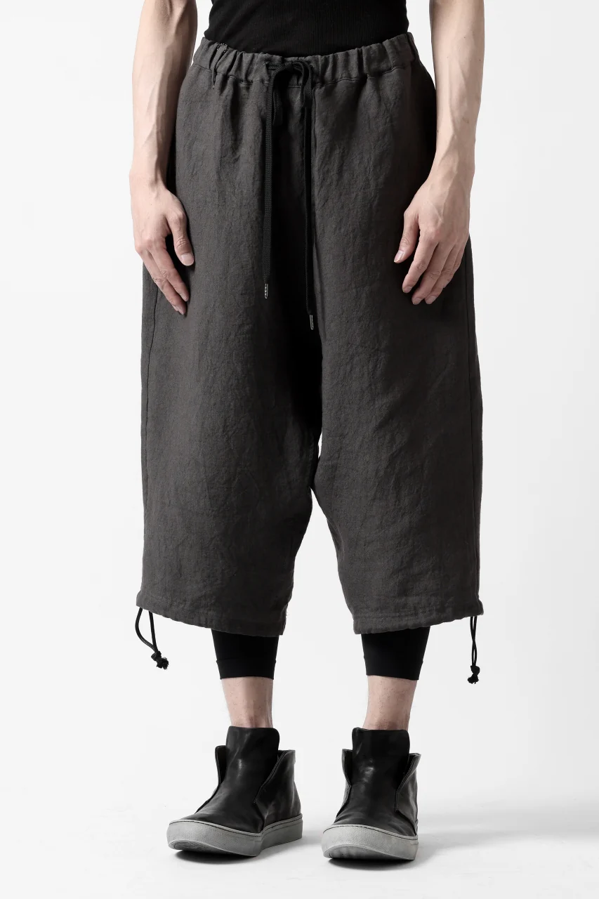 ISAMU KATAYAMA BACKLASH EASY SHORTS / SOFT LINEN (CHARCOAL BLACK) - Image 5