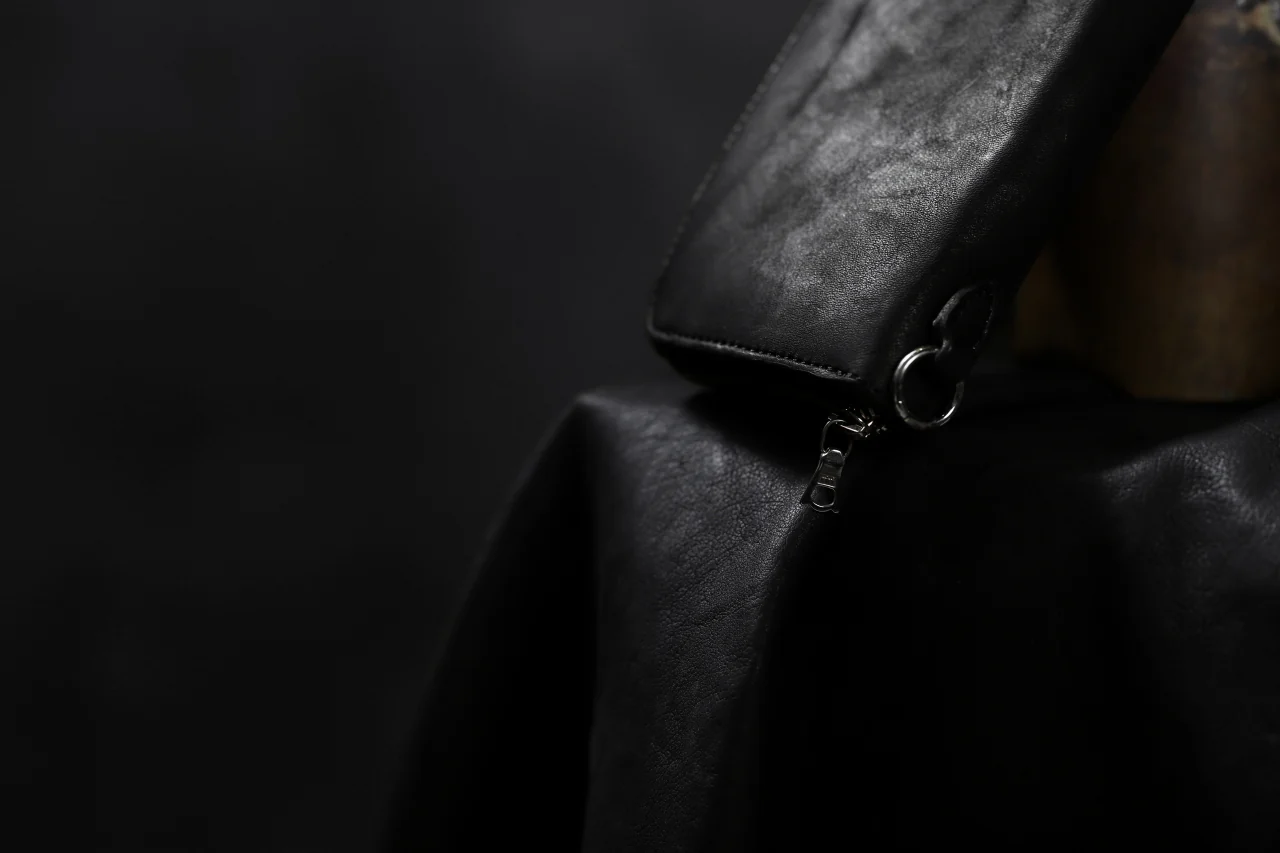 ISAMU KATAYAMA BACKLASH exclusive ROUND FASTNER WALLET / DOUBLE-SHOULDER OBJECT DYED (BLACK) - Image 52