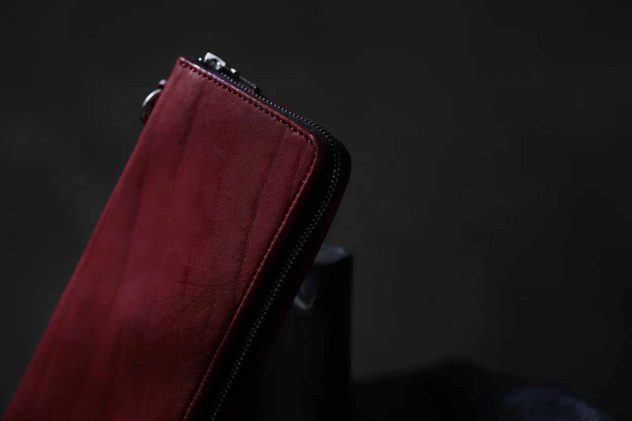 ISAMU KATAYAMA BACKLASH exclusive ROUND FASTNER WALLET / DOUBLE-SHOULDER OBJECT DYED (RED) - Image 31