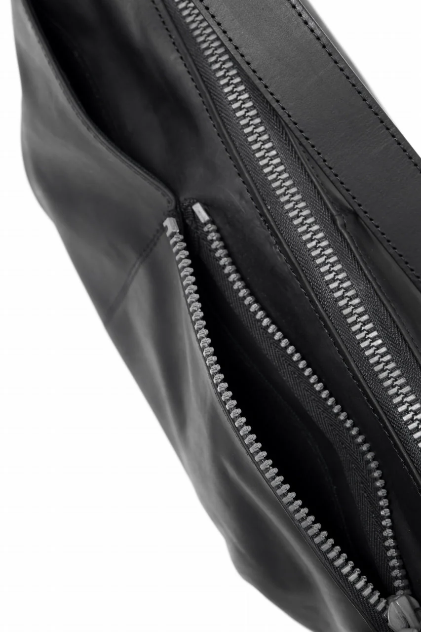 ISAMU KATAYAMA BACKLASH exclusive UTILITY BAG / GUIDI OILED CALF (BLACK) - Image 13