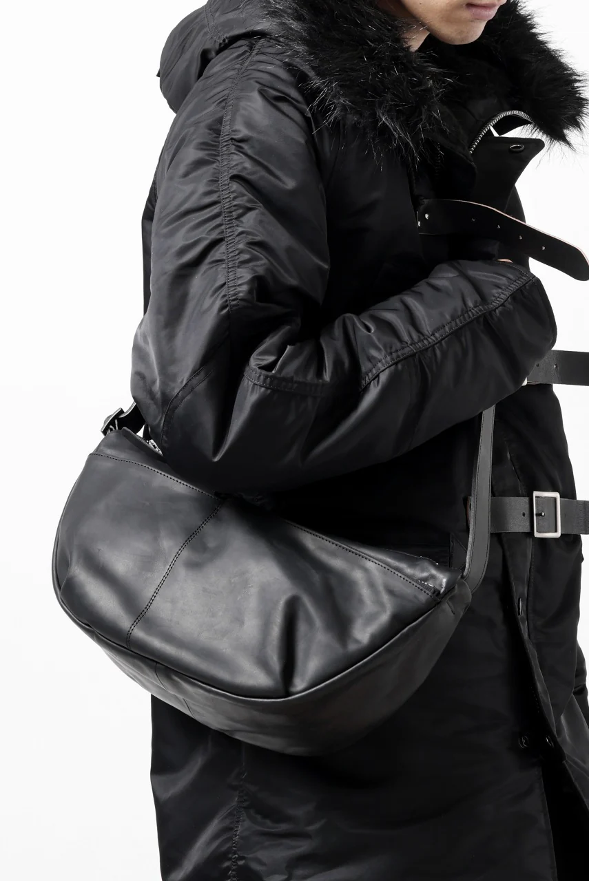 ISAMU KATAYAMA BACKLASH exclusive UTILITY BAG / GUIDI OILED CALF (BLACK) - Image 21