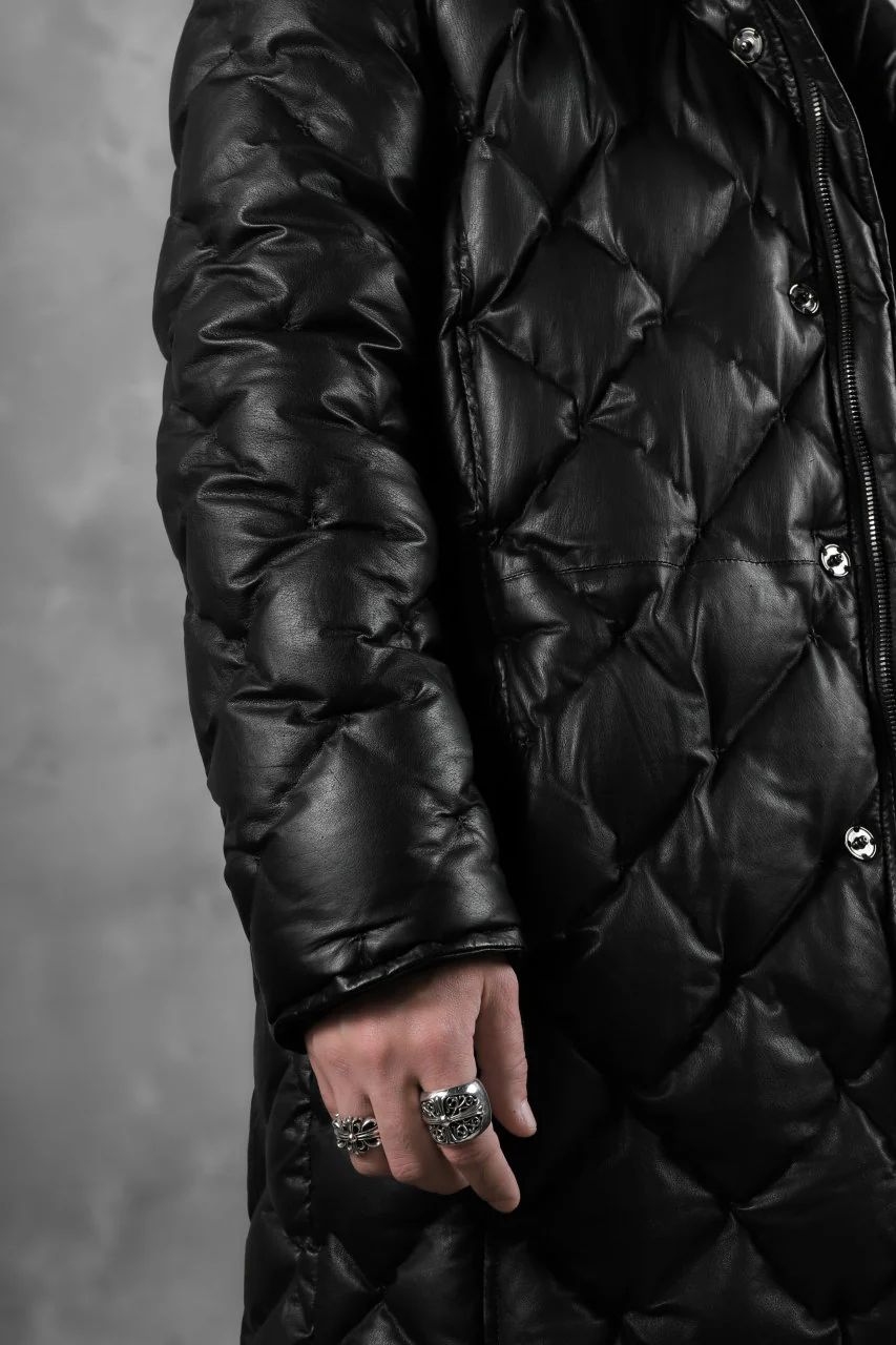 ISAMU KATAYAMA BACKLASH HOODED DOWN COAT / KANGAROO + POLISH WHITE GOOSE (BLACK) - Image 36