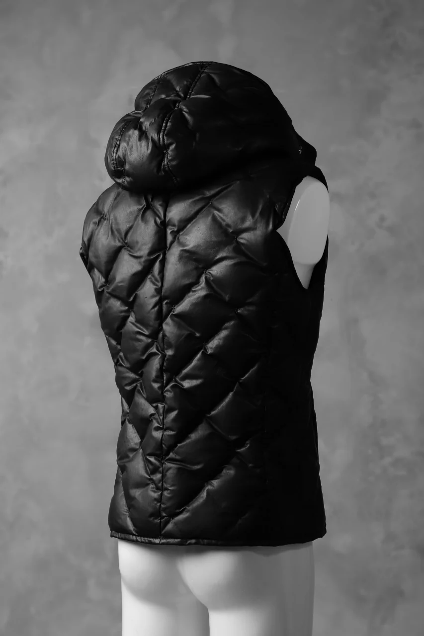 ISAMU KATAYAMA BACKLASH exclusive HOODED DOWN VEST /［KANGAROO LEATHER / POLAND WHITE GOOSE] (BLACK) - Image 4
