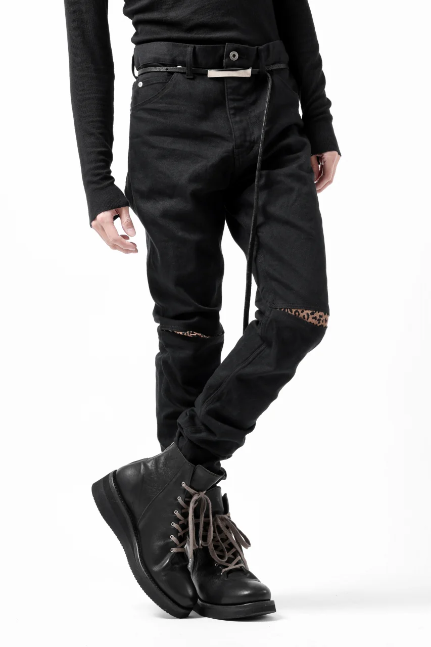 ISAMU KATAYAMA BACKLASH LEOPARD LEATHER KNEE PADS SLIM PANTS / "京都紋付 - 漆黒染" 13oz STRETCH DENIM (BLACK) - Image 22