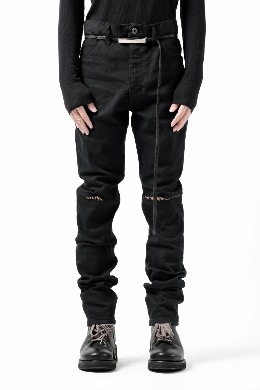 ISAMU KATAYAMA BACKLASH LEOPARD LEATHER KNEE PADS SLIM PANTS / "京都紋付 - 漆黒染" 13oz STRETCH DENIM (BLACK) - Image 24